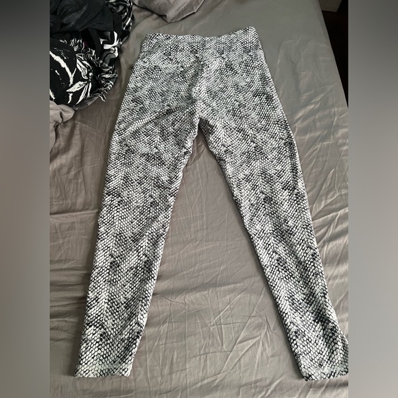Balance Collection Snakeskin Leggings Size L - Picture 6 of 8